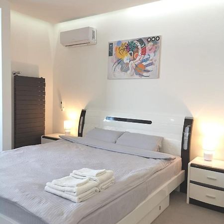 Stylish Riverside Apartments In Riviera Complex Миколаїв Екстер'єр фото